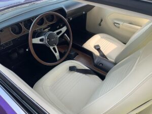 1970-plymouth-cuda-440-six-pack-4-speed-12.jpg
